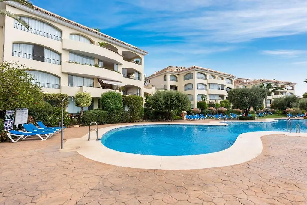 Awesome 3 Bedroom Apart. W/ 4 Terraces, Pool & Parking Marbella