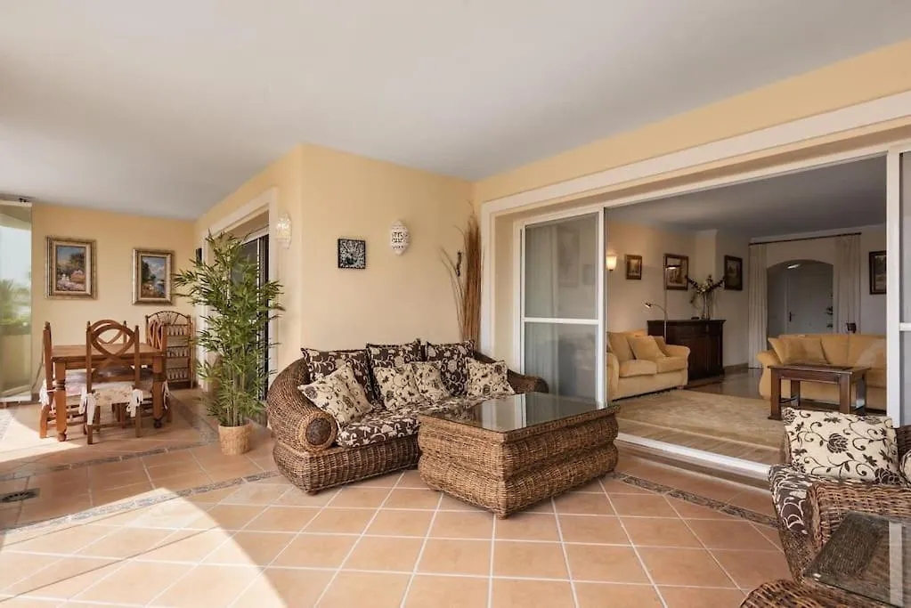 Awesome 3 Bedroom Apart. W/ 4 Terraces, Pool & Parking Marbella Apartment