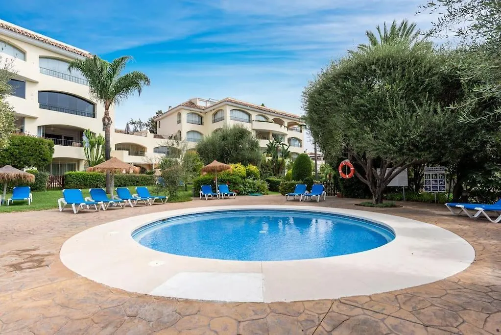Awesome 3 Bedroom Apart. W/ 4 Terraces, Pool & Parking Marbella Apartment