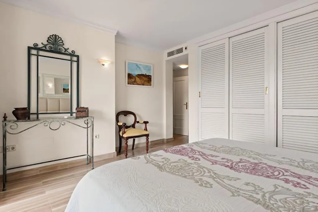 Awesome 3 Bedroom Apart. W/ 4 Terraces, Pool & Parking Marbella Apartment