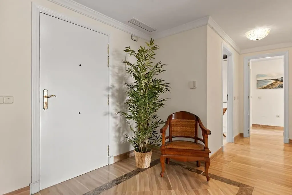 Apartment Awesome 3 Bedroom Apart. W/ 4 Terraces, Pool & Parking Marbella