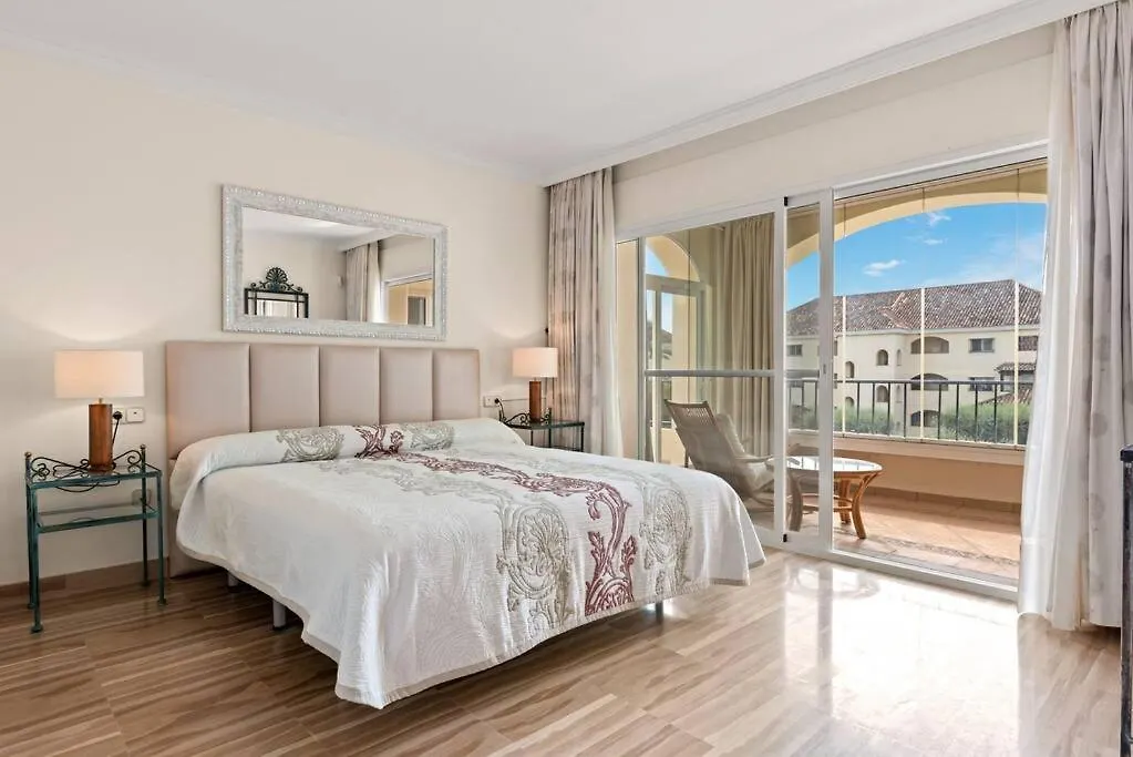 Awesome 3 Bedroom Apart. W/ 4 Terraces, Pool & Parking Marbella