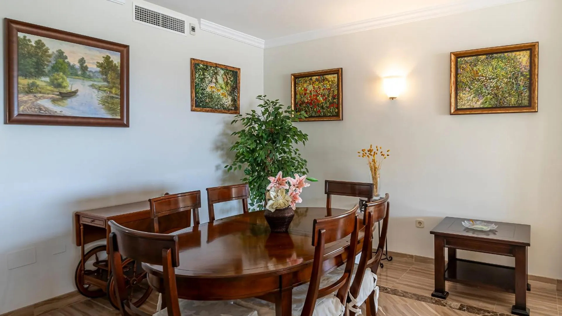 Awesome 3 Bedroom Apart. W/ 4 Terraces, Pool & Parking Marbella Apartment