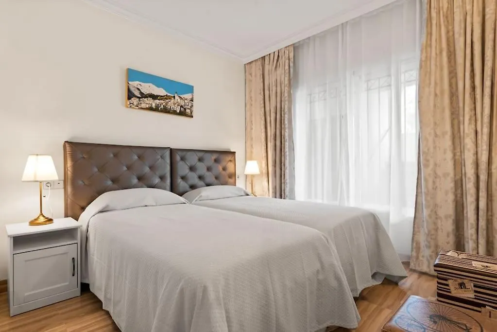 Апартаменты Awesome 3 Bedroom Apart. W/ 4 Terraces, Pool & Parking Марбелья
