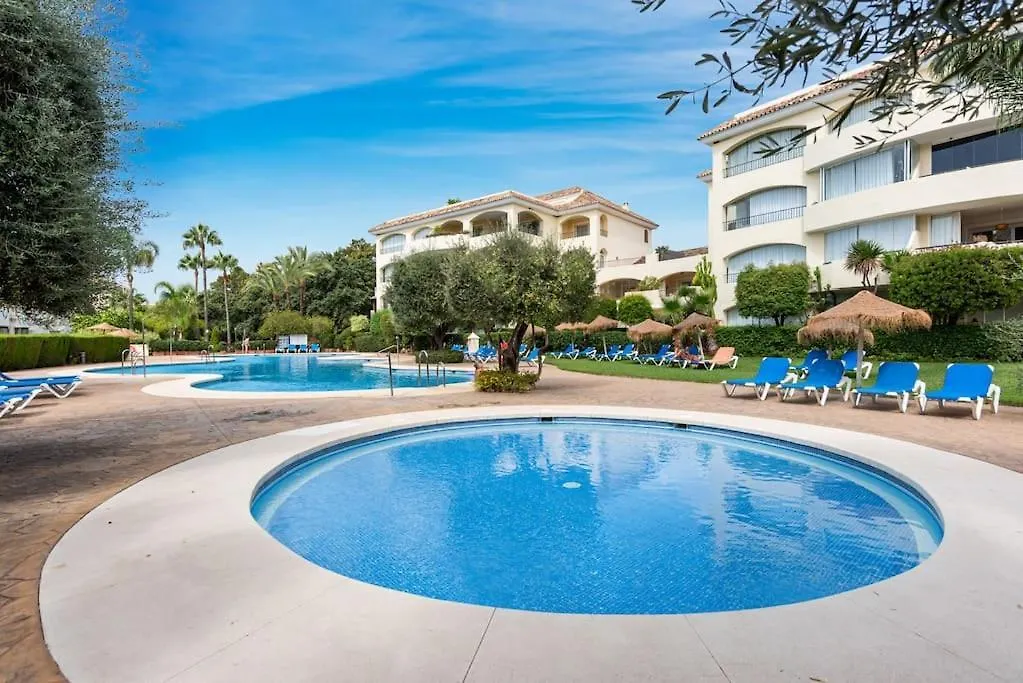 Awesome 3 Bedroom Apart. W/ 4 Terraces, Pool & Parking Марбелья Апартаменты