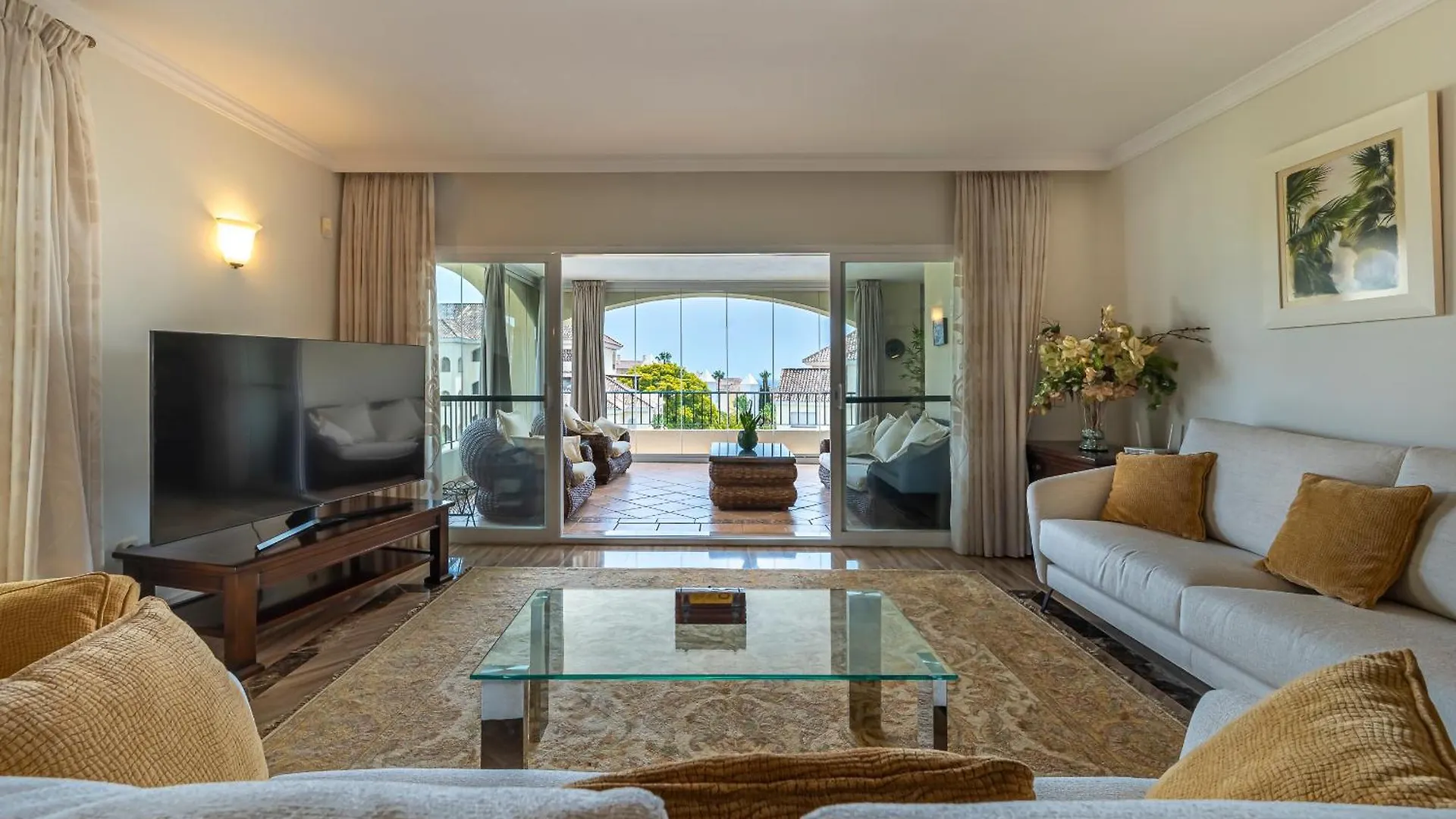 Awesome 3 Bedroom Apart. W/ 4 Terraces, Pool & Parking Марбелья Испания